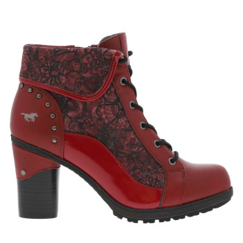 Bottines rouges à talon...